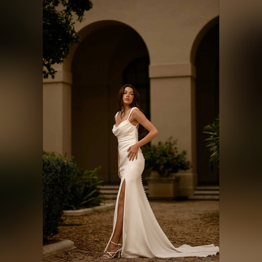 Essence Of Australia D3823 Wedding Dress Crepe - Picture 6 of 8